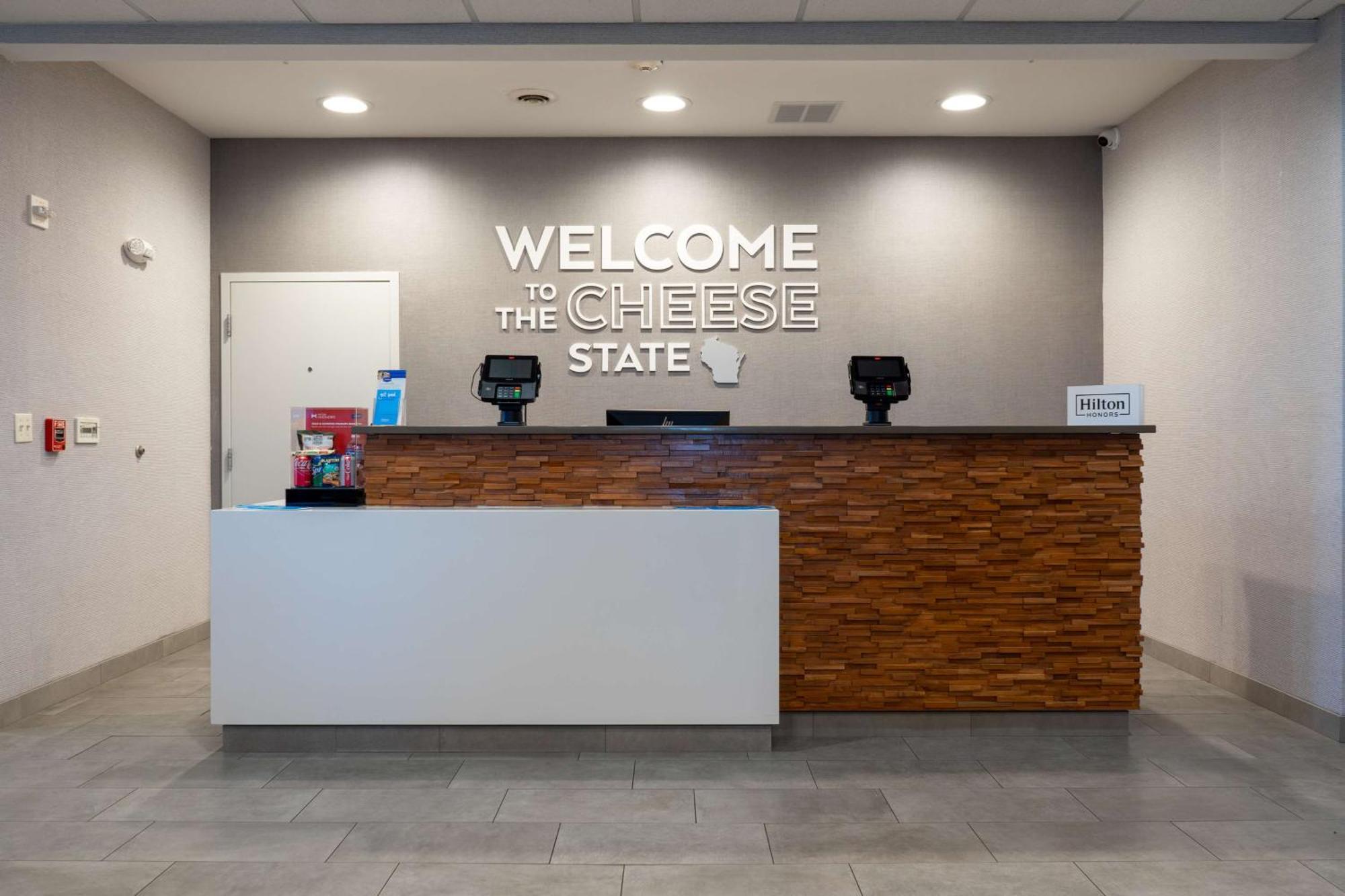 Hampton Inn Elkhorn Lake Geneva Area Экстерьер фото