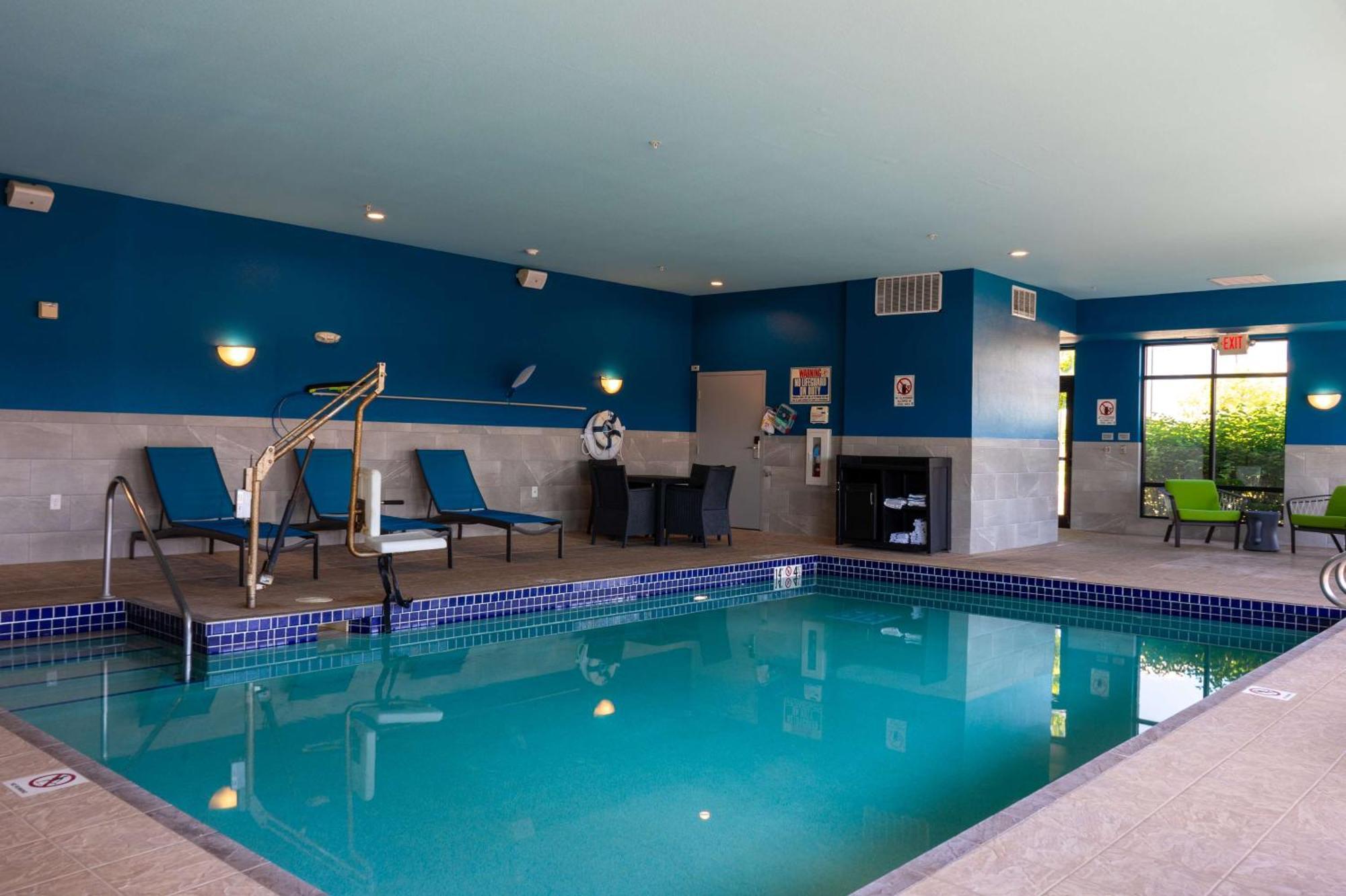 Hampton Inn Elkhorn Lake Geneva Area Экстерьер фото