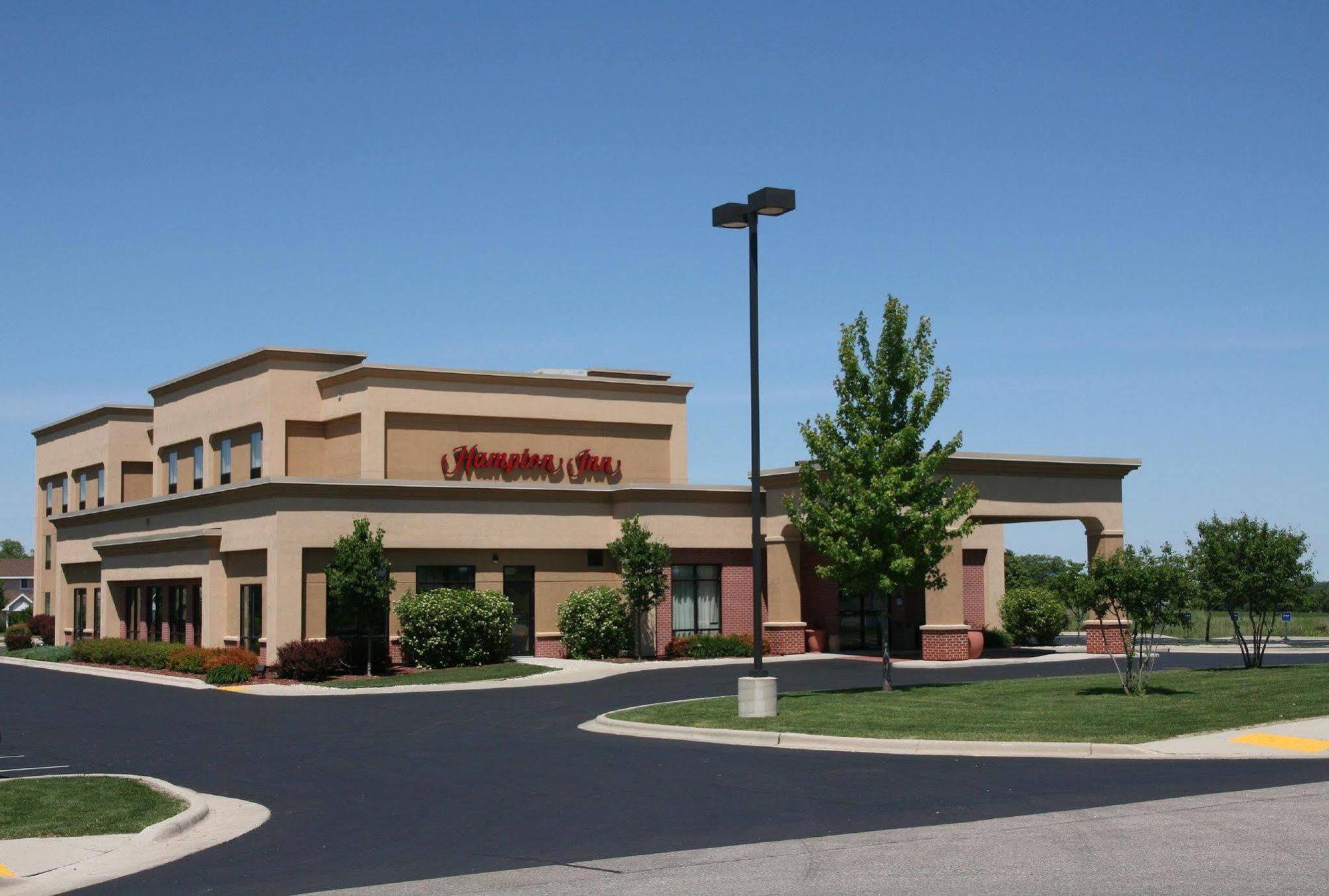 Hampton Inn Elkhorn Lake Geneva Area Экстерьер фото