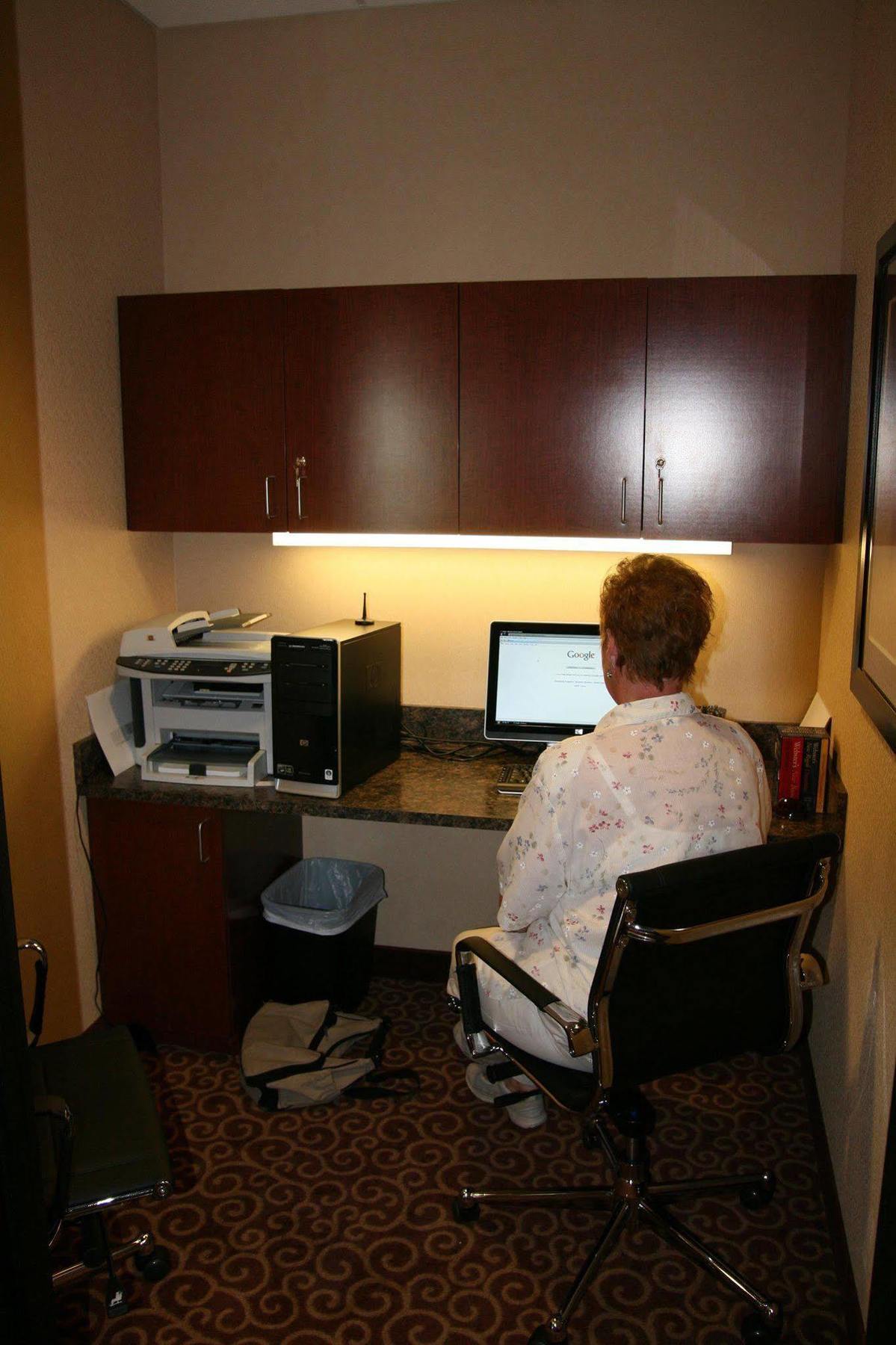 Hampton Inn Elkhorn Lake Geneva Area Удобства фото